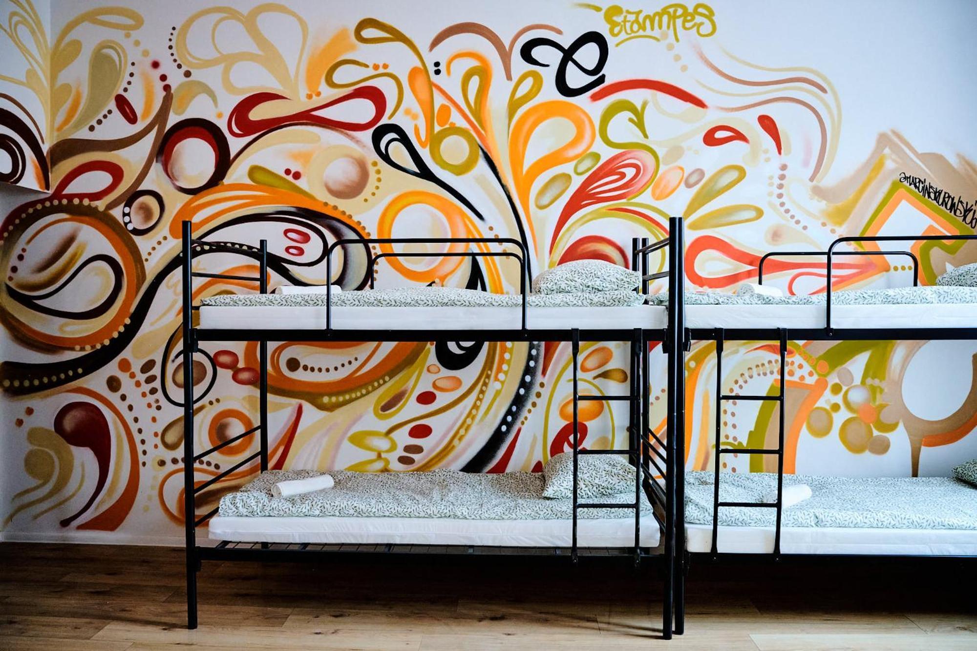 Hostel Graffiti Krakkó Kültér fotó