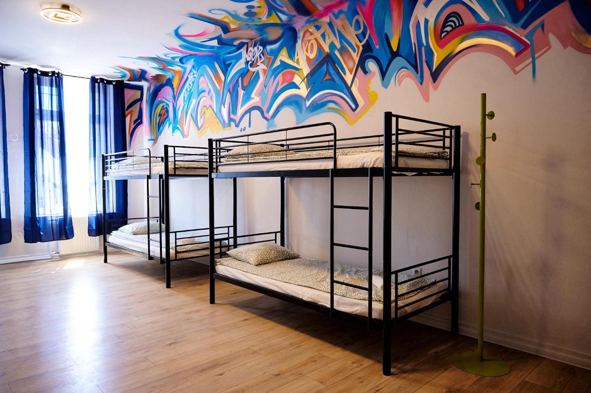 Hostel Graffiti Krakkó Kültér fotó