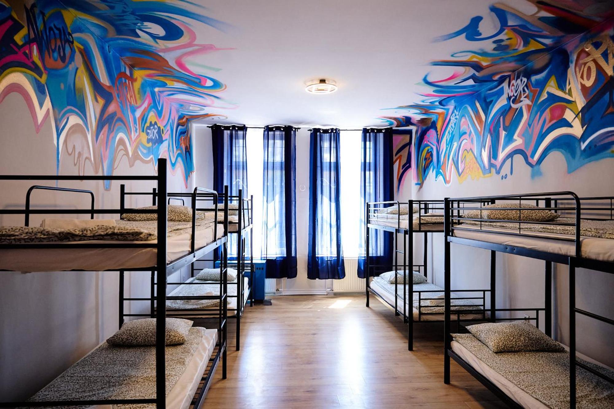 Hostel Graffiti Krakkó Kültér fotó