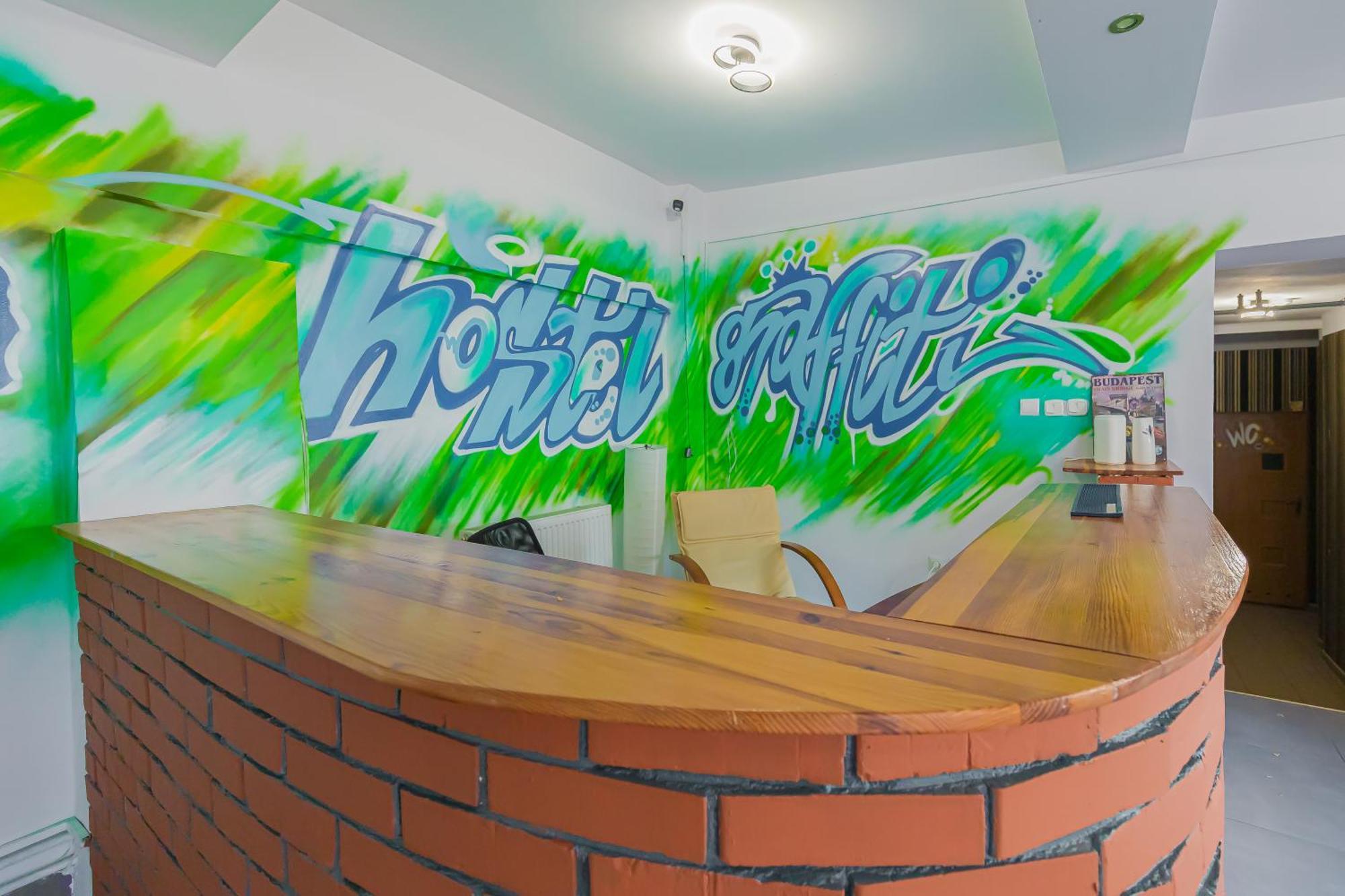 Hostel Graffiti Krakkó Kültér fotó