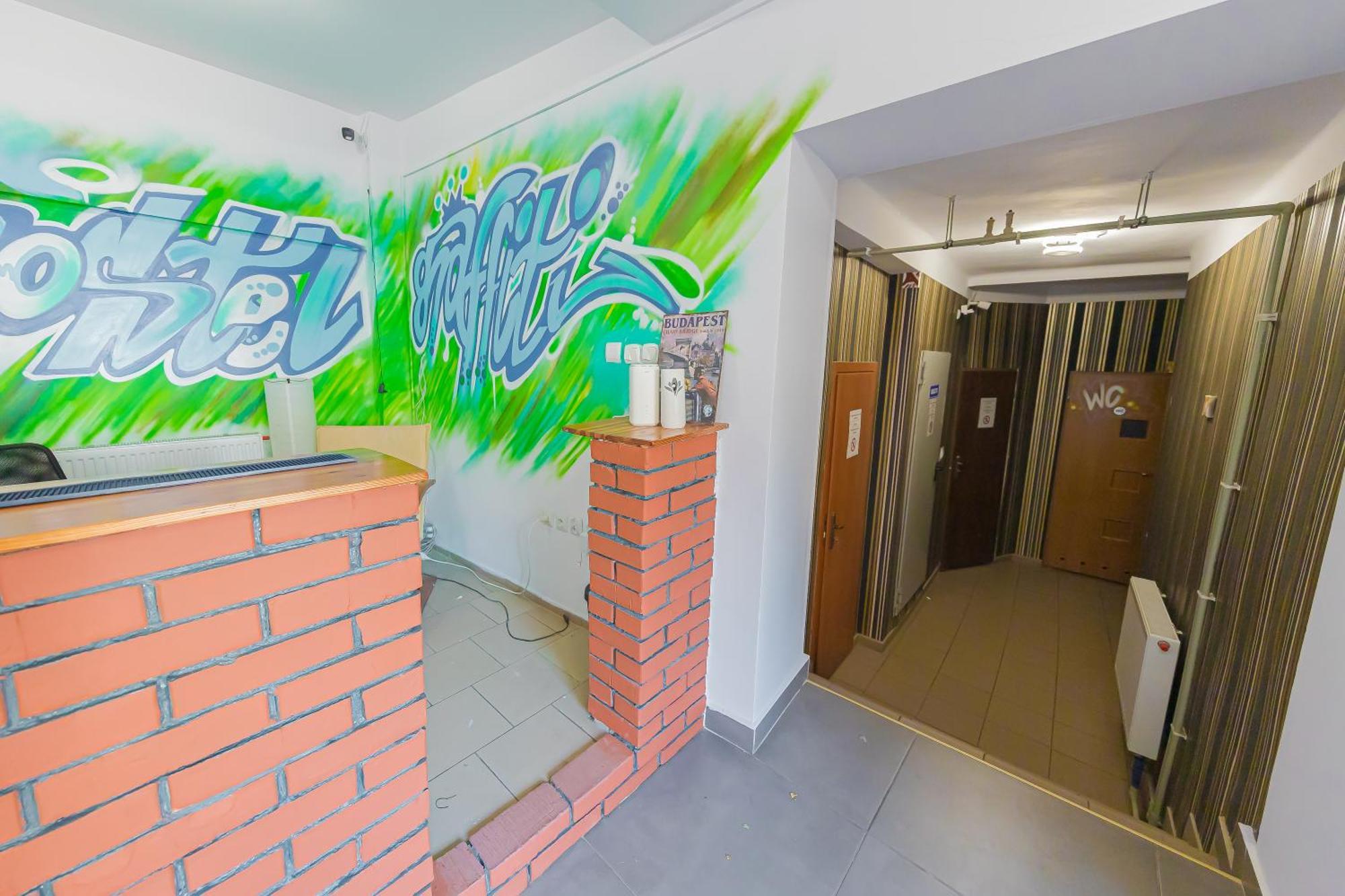 Hostel Graffiti Krakkó Kültér fotó