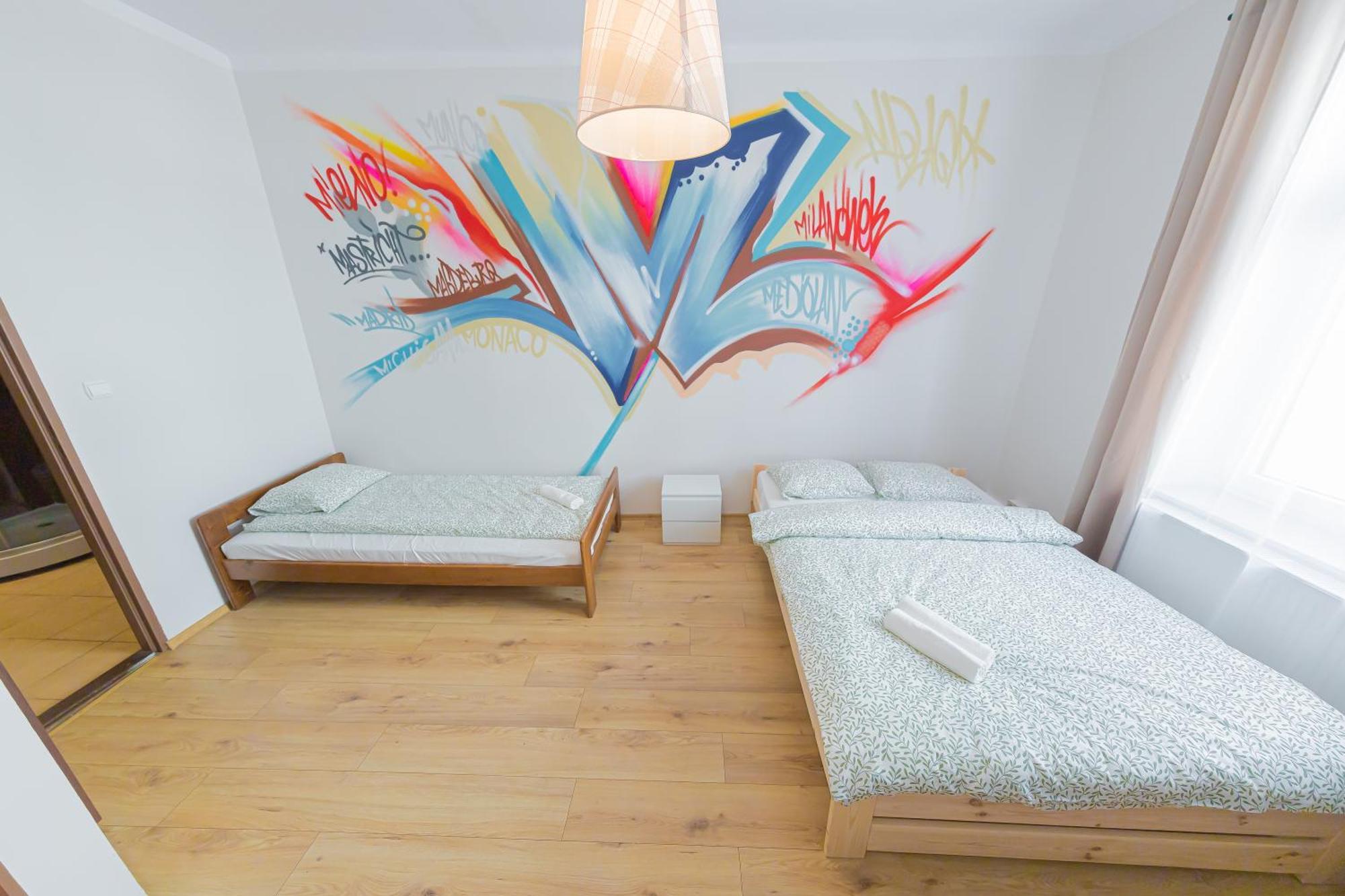 Hostel Graffiti Krakkó Kültér fotó